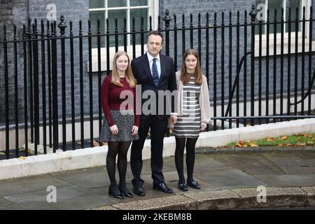 Le Premier ministre Liz Truss quitte l'année No10 pour la dernière fois avant que Rishi Sunak ne prenne la relève en tant que nouveau Premier ministre. Banque D'Images