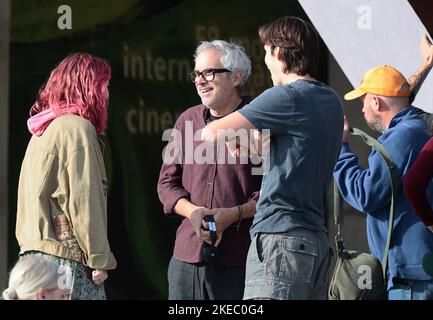 Venise, Italie. 12th novembre 2022. L'actrice britannique Liv Hill et l'acteur britannique Louis Partridge pendant le tournage par Alfonso Cuarón à Venise pour une production d'Apple TV à l'air en 2023 crédit: Agence de photo indépendante/Alamy Live News Banque D'Images