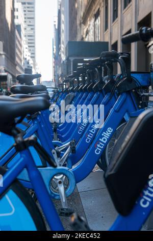 Une photo de motos citi alignées à New York Banque D'Images