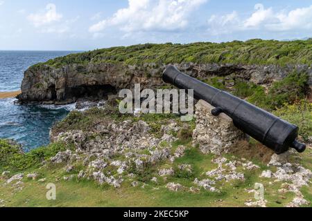 Amérique du Nord, Caraïbes, Grande Antilles, Île d'Hispaniola, République dominicaine, SAMA, Las Galeras, Cabo Sama, canon dans une petite baie de Cabo Sama Banque D'Images