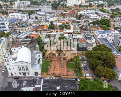 Amérique du Nord, Caraïbes, Grande Antilles, Île d'Hispaniola, République dominicaine, Santo Domingo, Zona Colonial, détruit l'hôpital San Nico s de Bari vue d'oiseau Banque D'Images