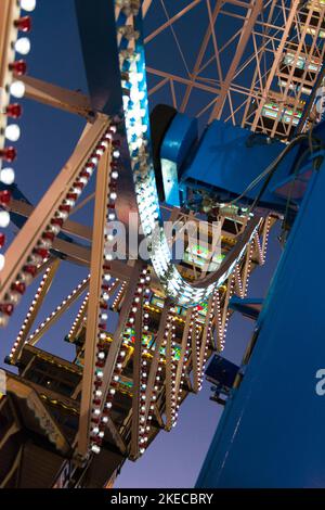 Grande roue, lumières, Oktoberfest, ambiance en soirée, Banque D'Images