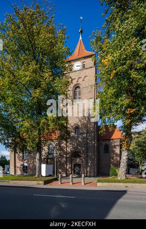 Allemagne, Suedlohn, Westmuensterland, Muensterland, Westphalie, Rhénanie-du-Nord-Westphalie, Suedlohn-Oeding, église paroissiale catholique de Saint-Jacques, néo-roman, bâtiment en briques Banque D'Images