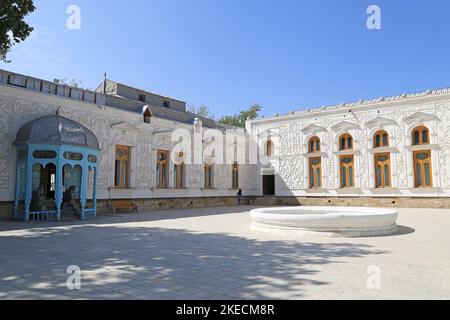Cour intérieure, Sitorai Mokhi Khosa (Palais des étoiles de type Lune) - le dernier Palais d'été d'Emir, Boukhara, province de Boukhara, Ouzbékistan, Asie centrale Banque D'Images