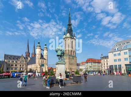 Halle (Saale), Marktplatz (place du marché) avec Marktkirche (église du marché), monument Händel, Tour Rouge en Saxe-Anhalt, Allemagne Banque D'Images