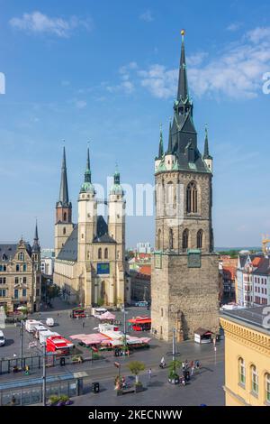 Halle (Saale), Marktplatz (place du marché) avec Marktkirche (église du marché), monument Händel, Tour Rouge en Saxe-Anhalt, Allemagne Banque D'Images