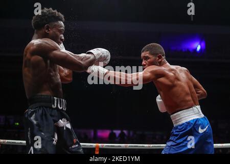 Sheffield, Royaume-Uni. 11th novembre 2022. Hebert Conceicao Sousa atterrit un jab pendant le combat de Hebert Conceição contre Gideon Onyenani au Sunny Edwards vs Felix Alvarado Card à Utilita Arena, Sheffield, Royaume-Uni, 11th novembre 2022 (photo de Gareth Evans/News Images) Credit: News Images LTD/Alay Live News Banque D'Images