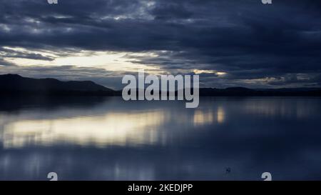 Ambiance de nuages dramatique au lac de Constance Banque D'Images