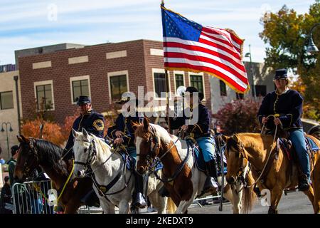 Reno, États-Unis. 11th novembre 2022. Réacteur de la guerre civile vu à cheval pendant le défilé de la journée des anciens combattants. Un défilé de jour pour anciens combattants a lieu dans le centre-ville de Reno, le jour froid de novembre. Crédit : SOPA Images Limited/Alamy Live News Banque D'Images