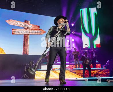 Miami, États-Unis d'Amérique. 11th novembre 2022. MIAMI, FL - 11 NOVEMBRE : Christian Nodal se produit sur scène lors de sa tournée Forajido au FTX Arena sur 11 novembre 2022 à Miami, Floride. (Photo par Alberto E. Tamargo/Sipa USA) crédit: SIPA USA/Alay Live News Banque D'Images