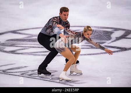 SHEFFIELD, Sheffield. 11th novembre 2022. Alexa Knierim et Brandon Frazier des Etats-Unis se déroulent en binôme court-programme lors du Grand Prix de l'UIP - MK John Wilson Trophée 2022 à ICE Sheffield le vendredi 11 novembre 2022. SHEFFIELD, Sheffield. Credit: Taka G Wu/Alay Live News Banque D'Images