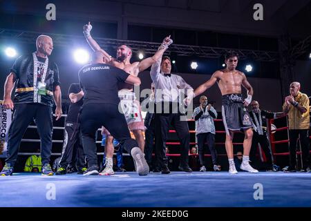 Daniel Spada vs Marvin Demollari pendant le match de boxe valide pour le titre léger italien Banque D'Images