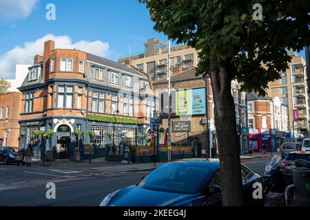 Londres - 2022 novembre : le pub Old Hat à West Ealing Banque D'Images