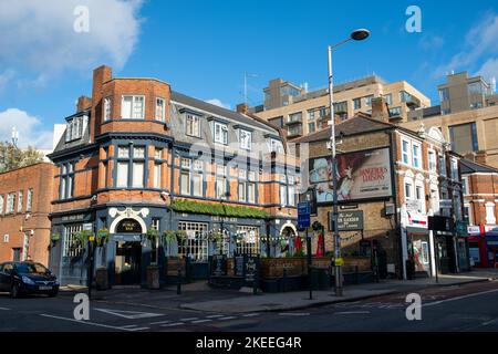 Londres - 2022 novembre : le pub Old Hat à West Ealing Banque D'Images