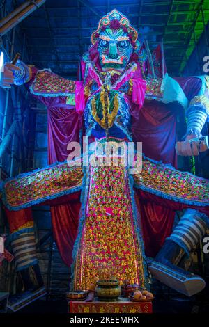 Effigie géante du Roi fantôme la nuit sur le site décennal du festival Da Jiu, Kam Tin, New Territories, Hong Kong, 2015 Banque D'Images