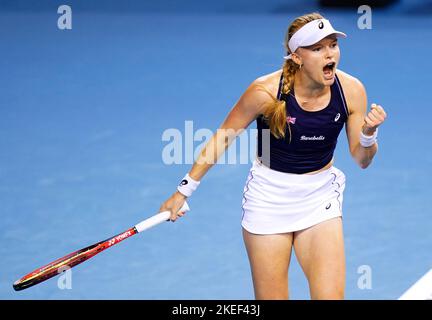 Le Harriet Dart de Grande-Bretagne réagit lors du match de demi-finale de la coupe Billie Jean King contre l'australien Ajla Tomljanovic à l'Emirates Arena de Glasgow. Date de publication : samedi 12 novembre 2022. Banque D'Images