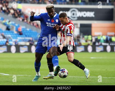 Cardiff, Royaume-Uni. 12th novembre 2022. Cedric Kipre de Cardiff City défie Billy Sharp de Sheffield Utd lors du match de championnat Sky Bet au Cardiff City Stadium. Crédit photo à lire : Darren Staples/Sportimage crédit : Sportimage/Alay Live News Banque D'Images