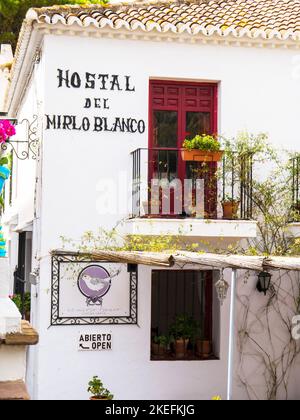 Hostal et restaurant sur la place de la ville de Mijas dans les montagnes au-dessus de la Costa Delsol en Espagne Banque D'Images