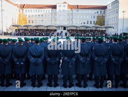 Berlin, Allemagne. 12th novembre 2022. Christine Lambrecht (SPD) s'adresse à environ 400 recrues. Credit: Annette Riedl/dpa/Alay Live News Banque D'Images