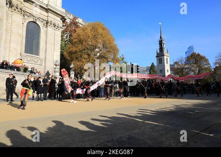 Londres, Royaume-Uni 12 novembre 2022. Il y avait un soleil glorieux pour le défilé du Lord Mayor's Show dans le Square Mile historique. La procession passe devant la cathédrale Saint-Paul. Crédit : Monica Wells/Alay Live News Banque D'Images