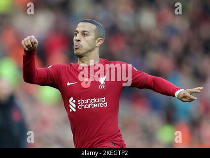 Anfield, Liverpool, Merseyside, Royaume-Uni. 12th novembre 2022. Premier ministre du football, Liverpool contre Southampton; Thiago Alcantara de Liverpool Credit: Action plus Sports/Alay Live News Banque D'Images