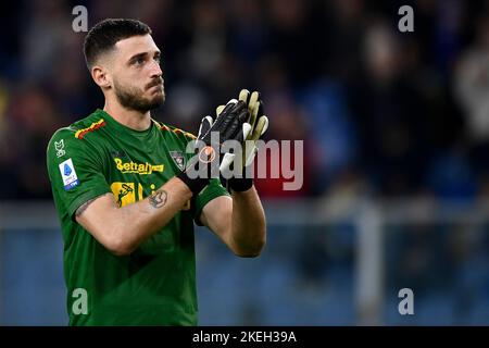 Gênes, Italie. 12 novembre 2022. Wladimiro Falcone de US Lecce gestes pendant la série Un match de football entre UC Sampdoria et US Lecce. Credit: Nicolò Campo/Alay Live News Banque D'Images