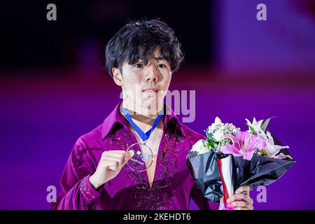 SHEFFIELD, Sheffield. 12th novembre 2022. Shin Sato (JPN, 3rd) lors de la présentation du gagnant lors du Grand Prix de l'UIP - MK John Wilson Trophée 2022 à ICE Sheffield le samedi 12 novembre 2022. SHEFFIELD, Sheffield. Credit: Taka G Wu/Alay Live News Banque D'Images