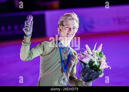 SHEFFIELD, Sheffield. 12th novembre 2022. Lors de la présentation du gagnant lors du Grand Prix de l'UIP - MK John Wilson Trophée 2022 à ICE Sheffield, le samedi 12 novembre 2022. SHEFFIELD, Sheffield. Credit: Taka G Wu/Alay Live News Banque D'Images