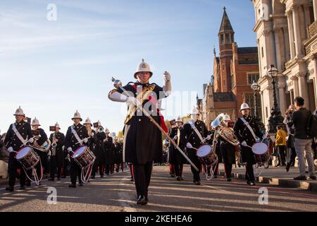 Londres, Royaume-Uni. 12th novembre 2022. Le personnel militaire marche au Lord Mayor's Show en l'honneur du nouveau maire de la ville de Londres, en 694th, Alderman Nicholas Lyons. Crédit : Kiki Streitberger/Alay Live News Banque D'Images