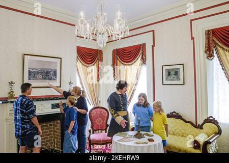 Newport News Virginia, Lee Hall Mansion, les visiteurs Voyage voyage touristique touristique sites touristiques culture culturelle, groupe de vacances personnes personne Banque D'Images