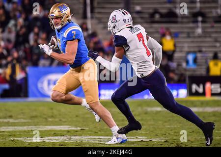 Pasadena, CA. 12th novembre 2022. UCLA Bruins Wide Receiver Colson Yankoff #7 en action pendant le deuxième trimestre du match de football NCAA entre les Bruins UCLA et les Wildcats Arizona au Rose Bowl à Pasadena, Californie.obligatoire photo Credit: Louis Lopez/Cal Sport Media/Alay Live News Banque D'Images