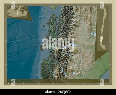 Aisen del General Carlos Ibanez del Campo, région du Chili. Carte d'altitude colorée en style wiki avec lacs et rivières. Emplacements des principales villes de TH Banque D'Images