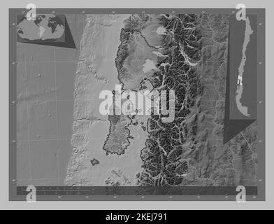 Los Lagos, région du Chili. Carte d'altitude en niveaux de gris avec lacs et rivières. Cartes d'emplacement auxiliaire d'angle Banque D'Images