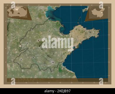 Shandong, province de Chine. Carte satellite basse résolution. Lieux des principales villes de la région. Cartes d'emplacement auxiliaire d'angle Banque D'Images