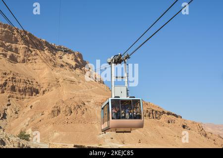 Parc national de Masada, téléphérique. Ruines d'une ancienne forteresse dans le désert de Judée. Banque D'Images