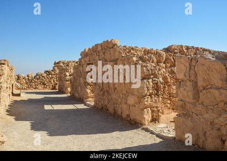 Parc national de Masada. Ruines d'une ancienne forteresse dans le désert de Judée. Banque D'Images