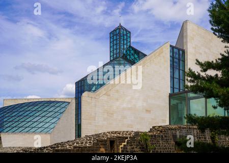 Le Musée d'Art moderne Grand-Duc Jean, ou Mudam, est le musée d'art moderne du Luxembourg. Il est situé sur le terrain de fort Thüngen. Banque D'Images