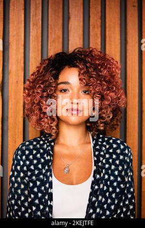 AISHA DEE à SISSY (2022), dirigé par HANNAH BARLOW et KANE SENES. Crédit: Arcadia / DEMS Entertainment / Album Banque D'Images