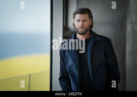 LIAM HEMSWORTH dans LE POKER FACE (2022), réalisé par RUSSELL CROWE. Credit: Arclight films / Album Banque D'Images