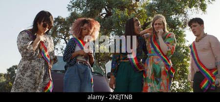 AISHA DEE, HANNAH BARLOW, YERIN HA, DANIEL BONZES ET LUCY BARRETT IN SISSY (2022), DIRIGÉ PAR HANNAH BARLOW ET KANE SENES. Crédit: Arcadia / DEMS Entertainment / Album Banque D'Images