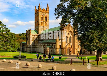 L'architecture étonnante de l'abbaye catholique romaine de Buckfast fait partie d'un monastère bénédictin. Il est situé à Buckfastleigh, Devon, Angleterre, Royaume-Uni Banque D'Images