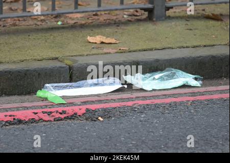 Islington Row, Birmingham, 13 novembre 2022. - La police des West Midlands sur la scène d'un coup et d'une course dans le centre-ville de Birmingham où un homme dans les années 30 a été grièvement blessé après avoir été heurté par une voiture sur Islington Row horriblement après 3h du matin aujourd'hui (13 novembre). DÉCLARATION DE POLICE DE WEST MIDS : « nous demandons des informations après qu'un homme a été grièvement blessé suite à un coup de feu dans le centre-ville de Birmingham. Un homme de 30 ans a été heurté par une voiture sur Islington Row peu après 3 heures du matin aujourd'hui (13 novembre). Il est actuellement dans un état critique à l'hôpital. Crédit : arrêtez Press Media/Alamy Live News Banque D'Images