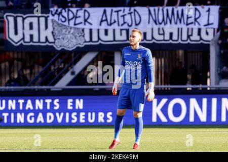 NIJMEGEN, PAYS-BAS - NOVEMBRE 13: Fan Supporters Banner questionnant la décision de ne pas prendre le gardien de but Jasper Cillessen of S.E.C. au championnat du monde, texte écrit sur la bannière Jasper altijd Nummer 1 pendant le match néerlandais Eredivisiie entre N.E.C. et RKC Waalwijk au Goffertstadion 13 novembre 2022 à Nijmegen, Pays-Bas (photo de Broer van den Boom/Orange Pictures) Banque D'Images