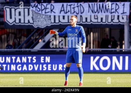 NIJMEGEN, PAYS-BAS - NOVEMBRE 13: Fan Supporters Banner questionnant la décision de ne pas prendre le gardien de but Jasper Cillessen of S.E.C. au championnat du monde, texte écrit sur la bannière Jasper altijd Nummer 1 pendant le match néerlandais Eredivisiie entre N.E.C. et RKC Waalwijk au Goffertstadion 13 novembre 2022 à Nijmegen, Pays-Bas (photo de Broer van den Boom/Orange Pictures) Banque D'Images