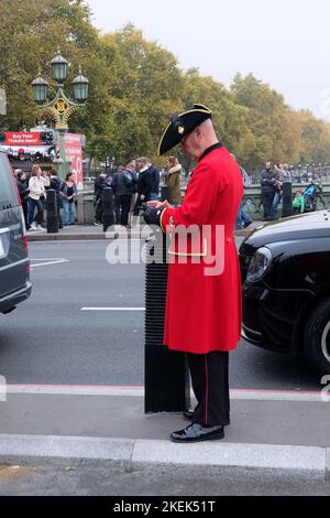 Westminster Bridge, Londres, Royaume-Uni. 13th novembre 2022. Souvenir Dimanche 2022. Les retraités de Chelsea sur le pont de Westminster. Credit: Matthew Chattle/AlamyLive News Banque D'Images