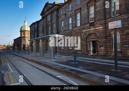 Arrêt de tramway Shore, Leith, Édimbourg, Écosse, Royaume-Uni 13 novembre 2022. Enfin, les brasseurs et les travaux routiers sont dégagés pour révéler l'arrêt dans la rue Constitution pour les tramways à venir jusqu'à Leith tant attendus. Crédit : Arch White/alamy Live News. Banque D'Images