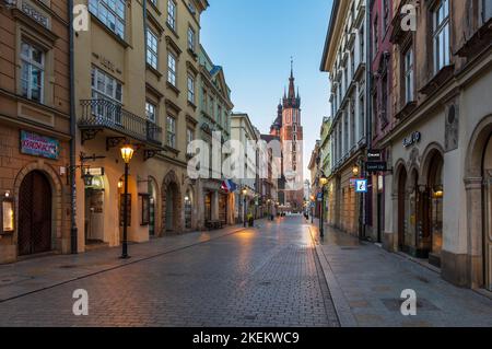 Vue sur la Floriańska, une rue historique de la vieille ville de Cracovie, en Pologne Banque D'Images