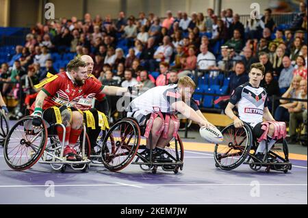 Sheffield, Royaume-Uni. 13th novembre 2022. Rugby League en fauteuil roulant coupe du monde demi finale Angleterre contre pays de Galles à l'Institut anglais du sport, Sheffield, Royaume-Uni - Declan Roberts d'Angleterre marque un essai. Crédit : Dean Williams/Alay Live News Banque D'Images