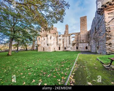 Il s'agit des ruines datant de 15th ans du Palais des Evêques et des Earl's, près de la cathédrale St Magnus à Kirkwall, sur Orkney, construite par Patrick Earl of Orkney Banque D'Images