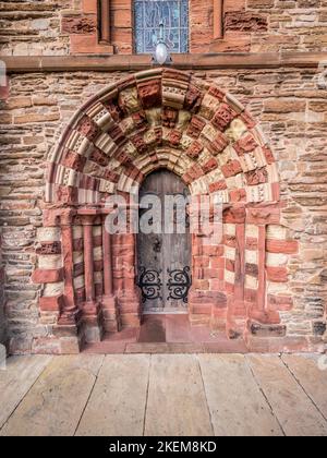 L'image est celle de la cathédrale Saint-Magnus du 12 siècle à Kirkwall sur Orkney. La cathédrale est la plus au nord du Royaume-Uni. Banque D'Images